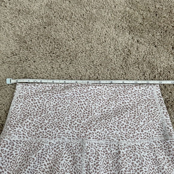 AllFenix Brown and White Micro Leopard Print Leggings Size Small - Picture 5 of 6